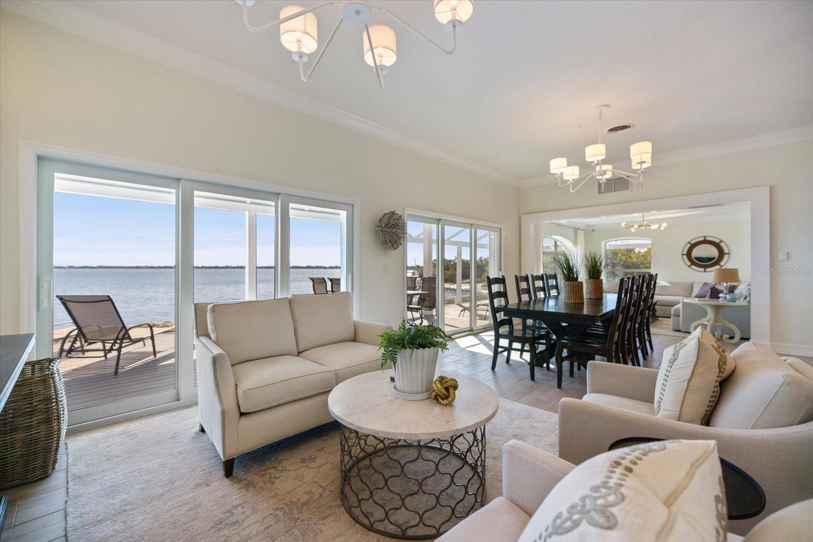 Image 7 of 77 For 949 Suncrest Lane