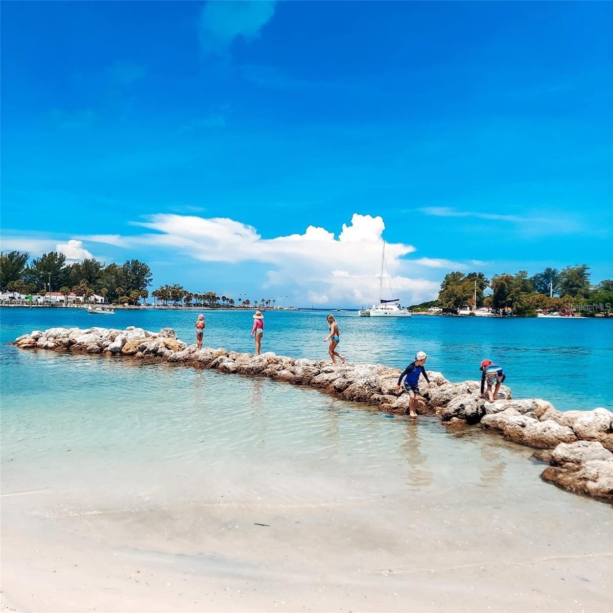 Image 70 of 77 For 949 Suncrest Lane