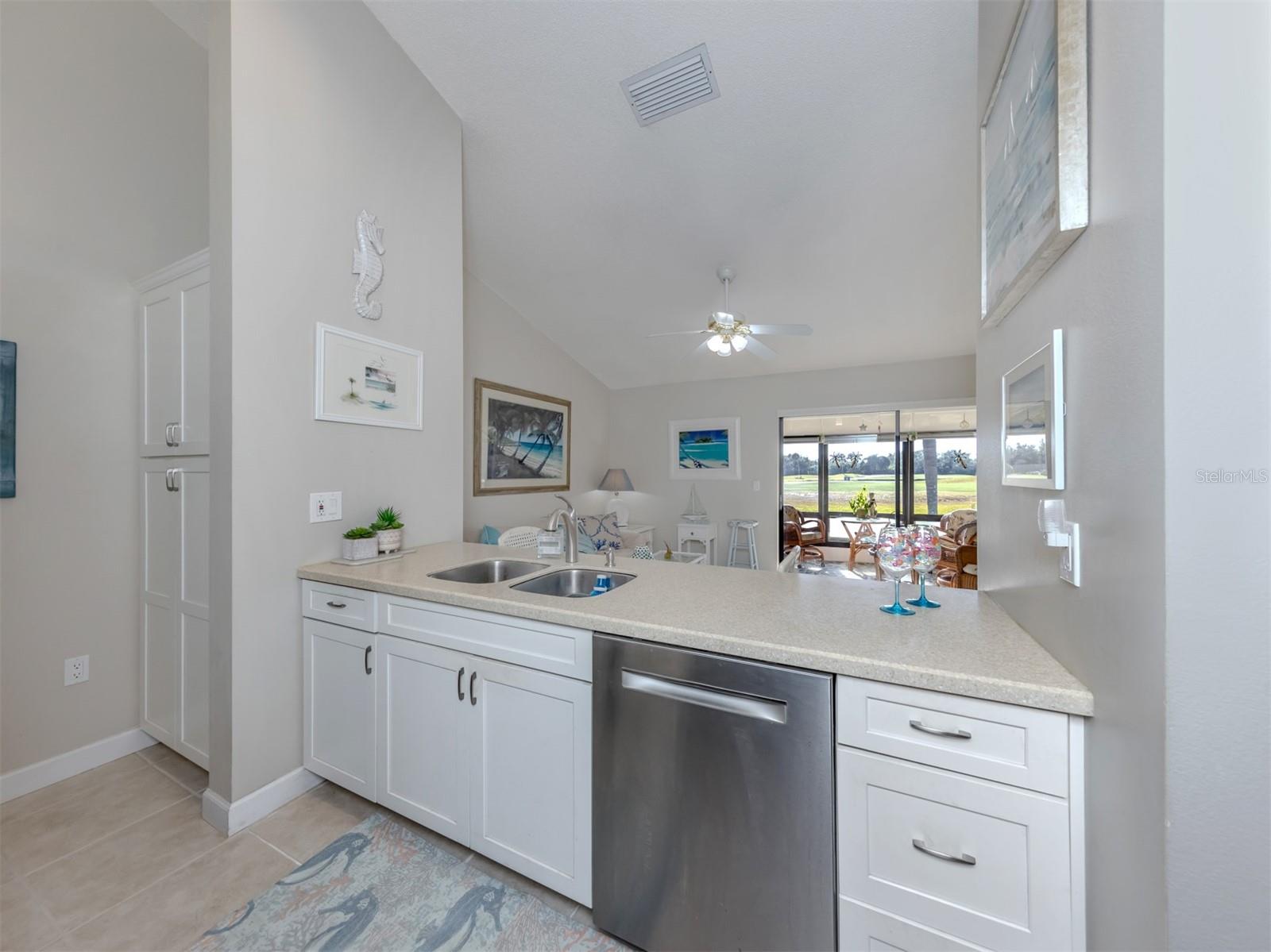 Image 11 of 57 For 1027 Capri Isles Boulevard 20