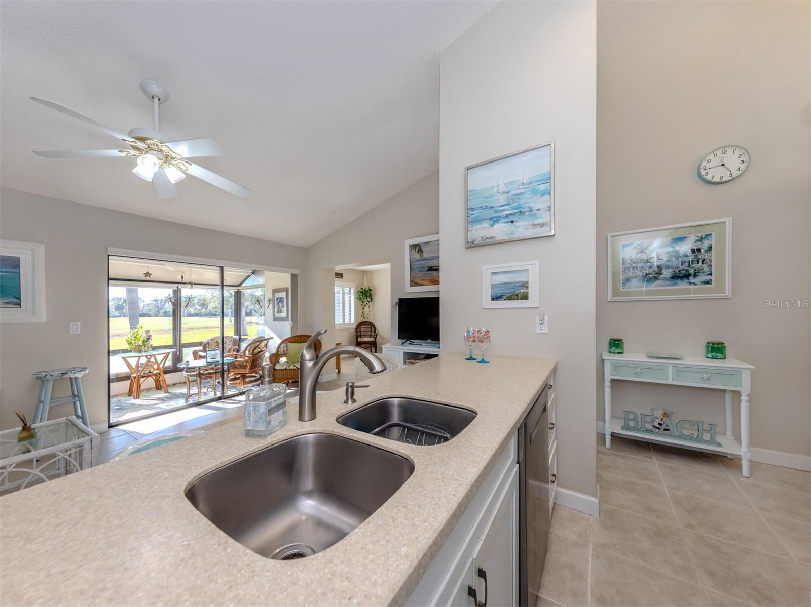 Image 12 of 57 For 1027 Capri Isles Boulevard 20