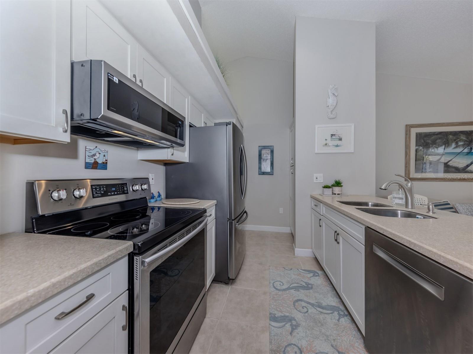 Image 9 of 57 For 1027 Capri Isles Boulevard 20