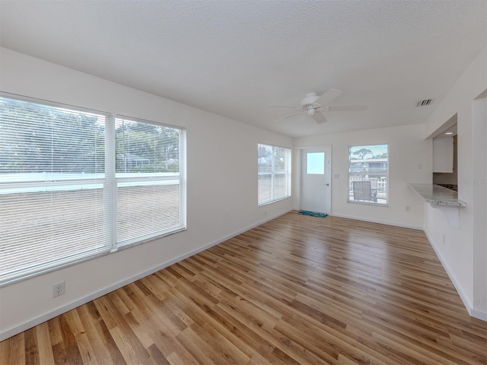 Image 10 of 64 For 1215 Mango Avenue