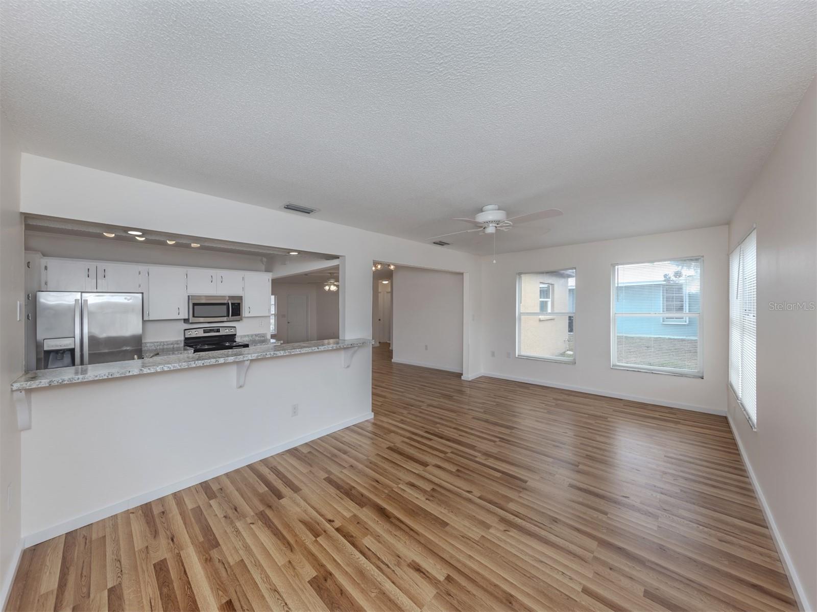 Image 11 of 64 For 1215 Mango Avenue