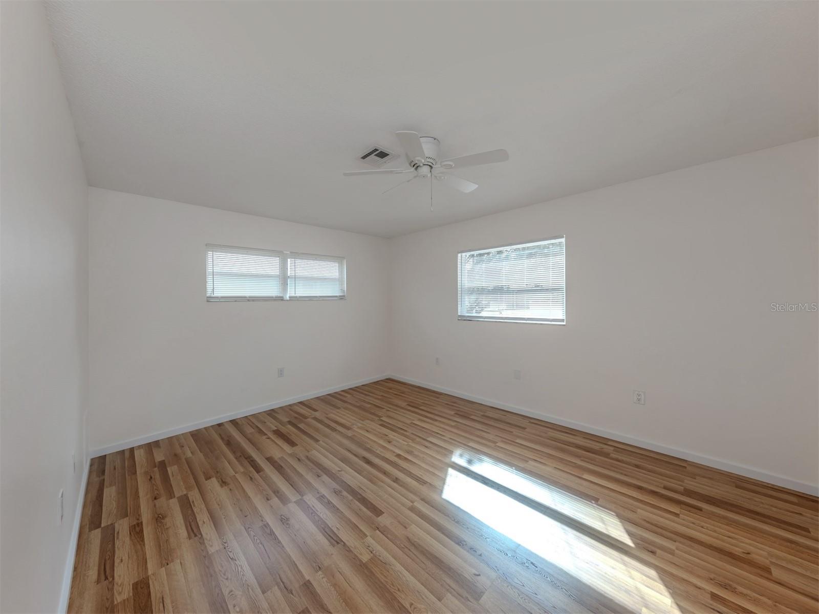 Image 13 of 64 For 1215 Mango Avenue