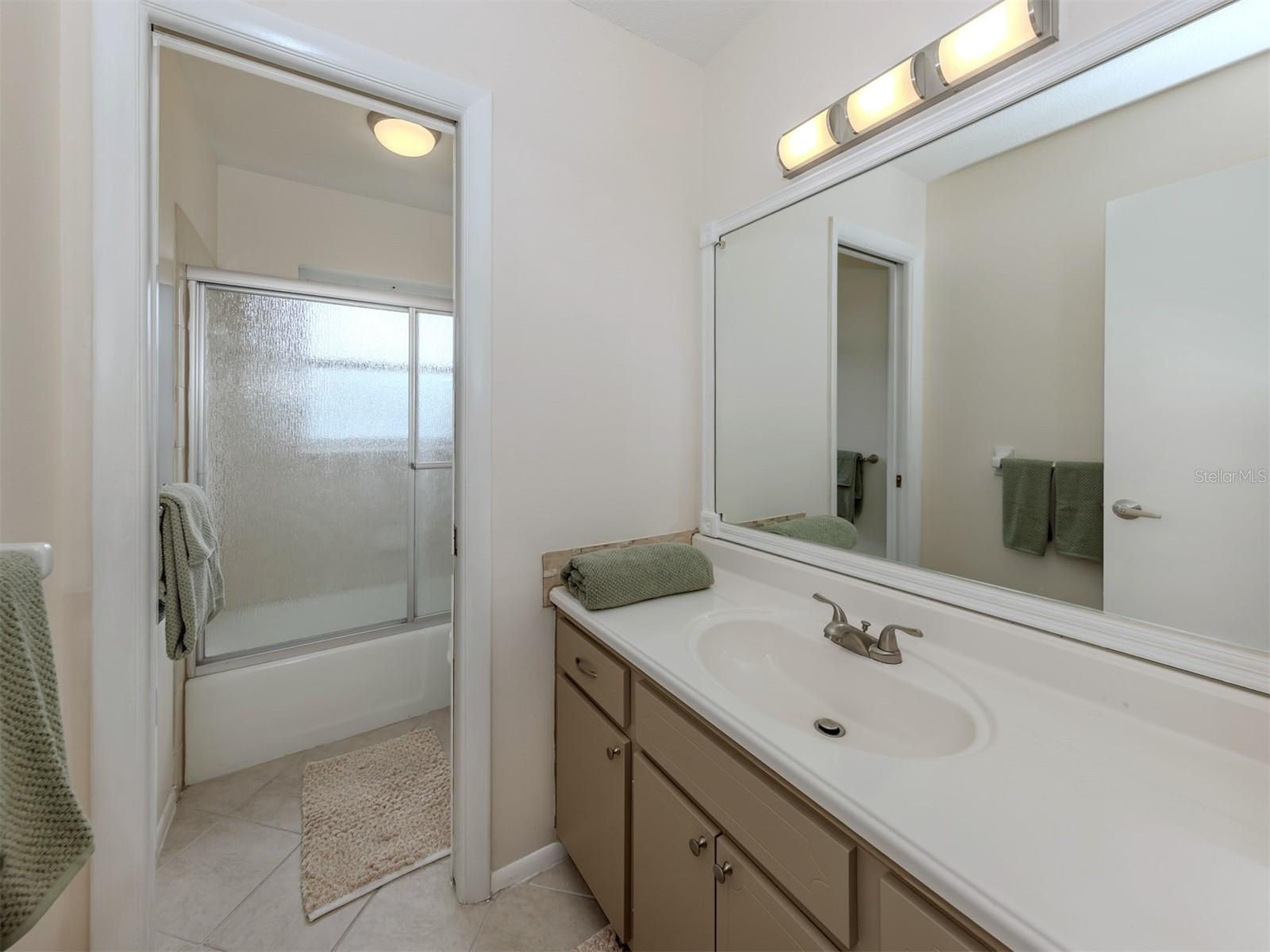 Image 15 of 64 For 1215 Mango Avenue