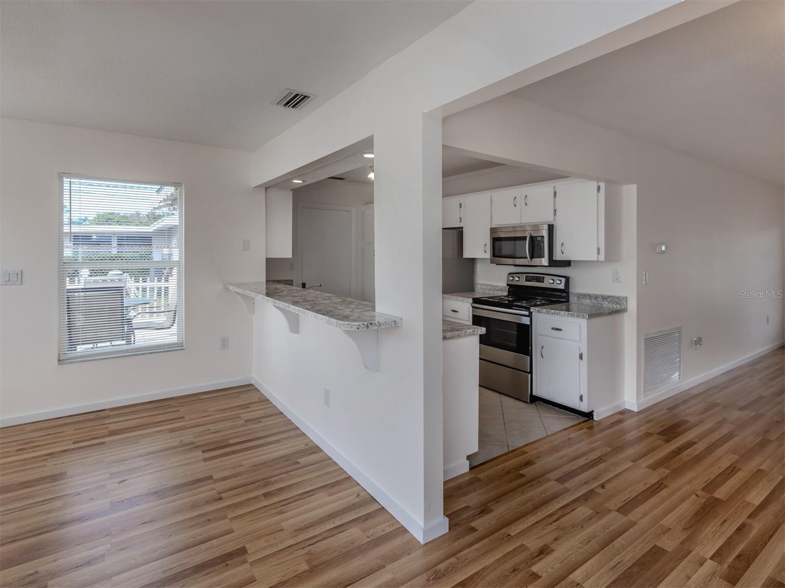 Image 20 of 64 For 1215 Mango Avenue