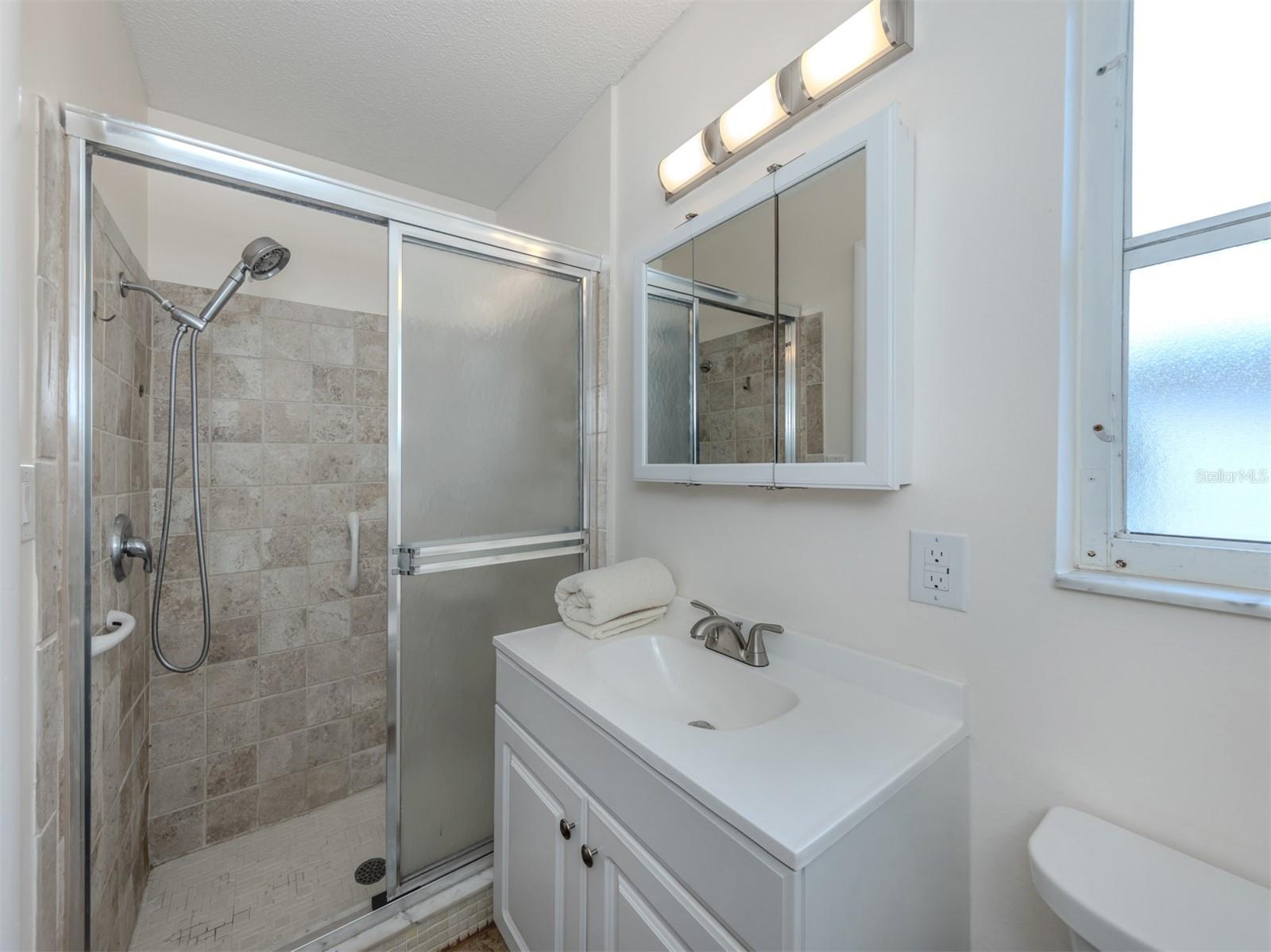 Image 22 of 64 For 1215 Mango Avenue