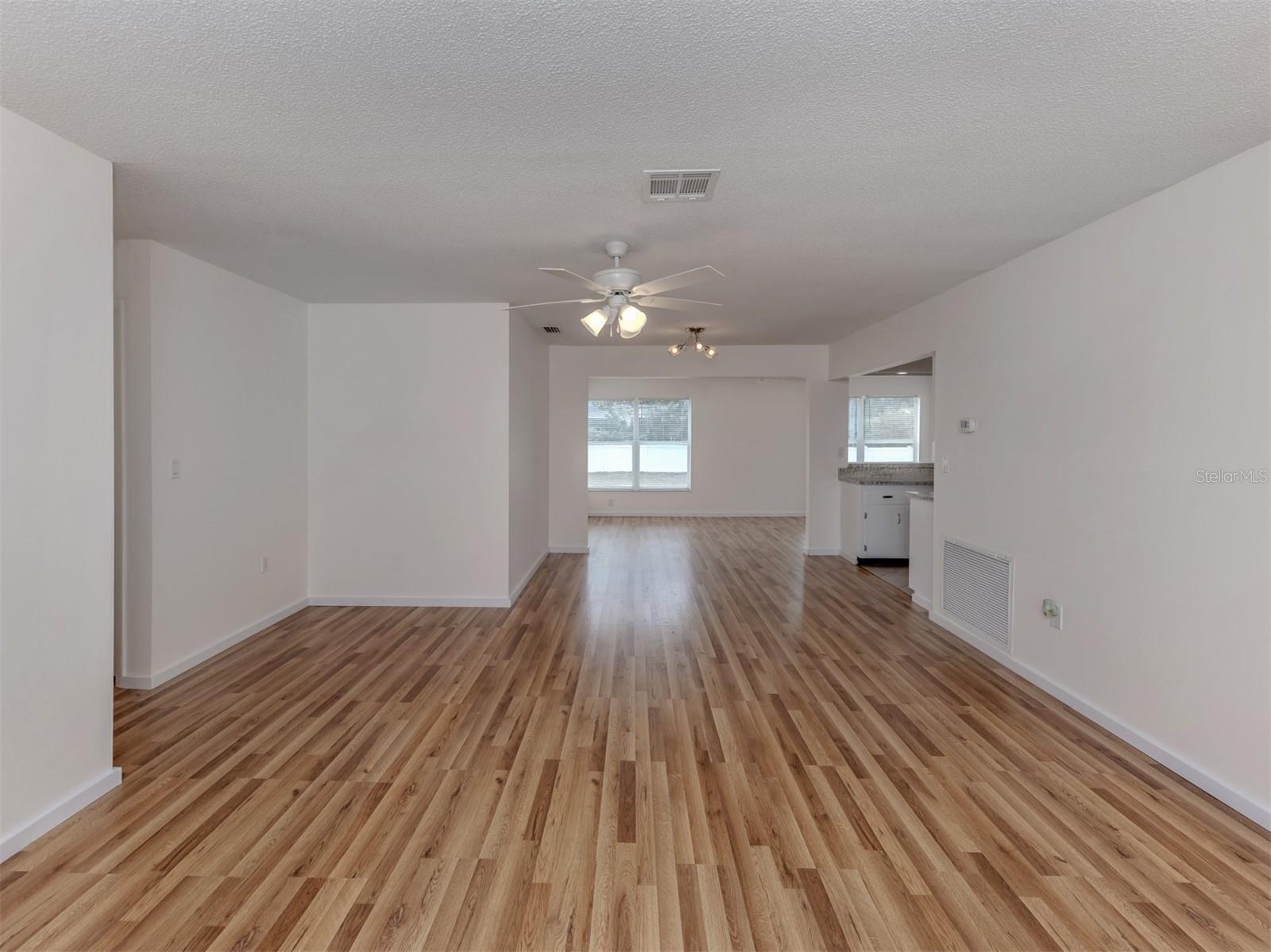 Image 23 of 64 For 1215 Mango Avenue