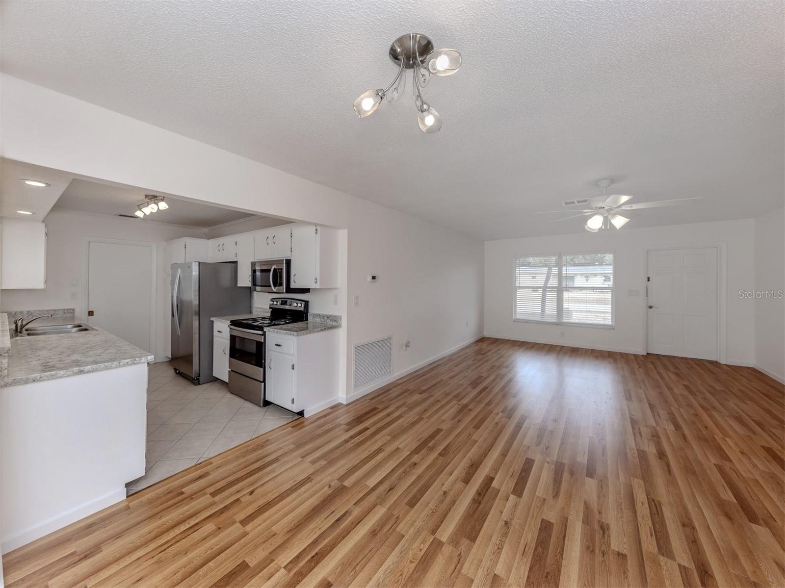 Image 24 of 64 For 1215 Mango Avenue