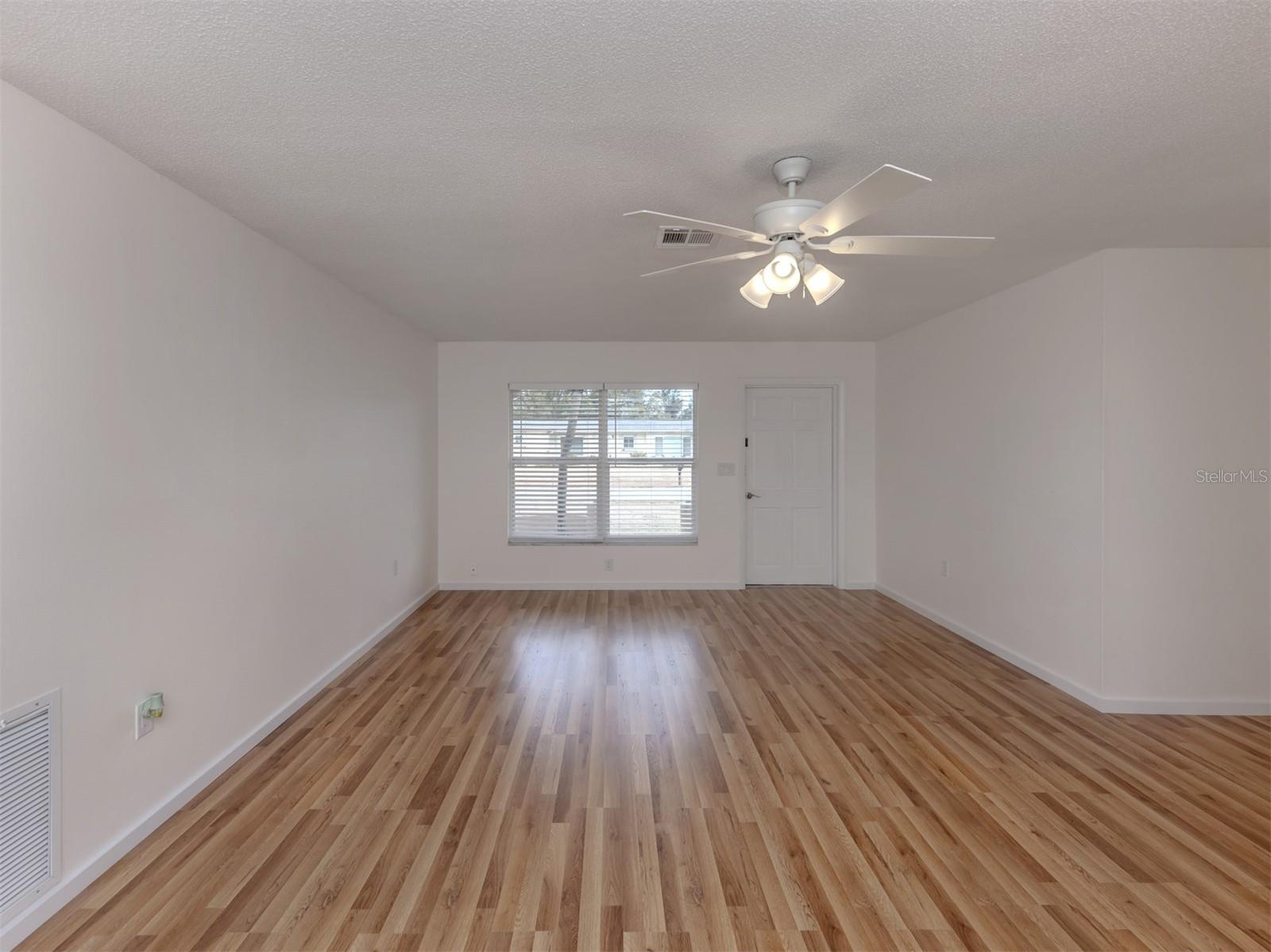 Image 9 of 64 For 1215 Mango Avenue