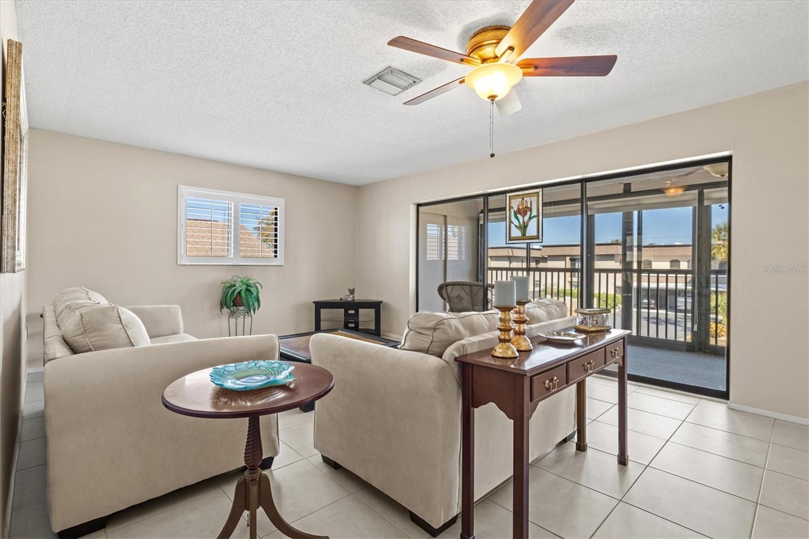 Image 21 of 75 For 1770 Lake Place 1770c