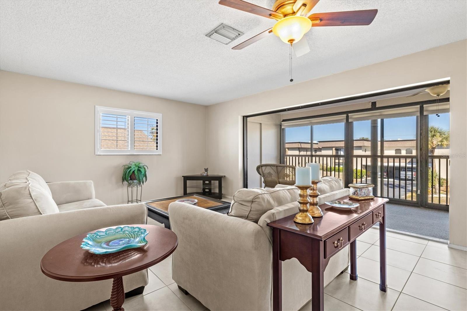 Image 22 of 75 For 1770 Lake Place 1770c