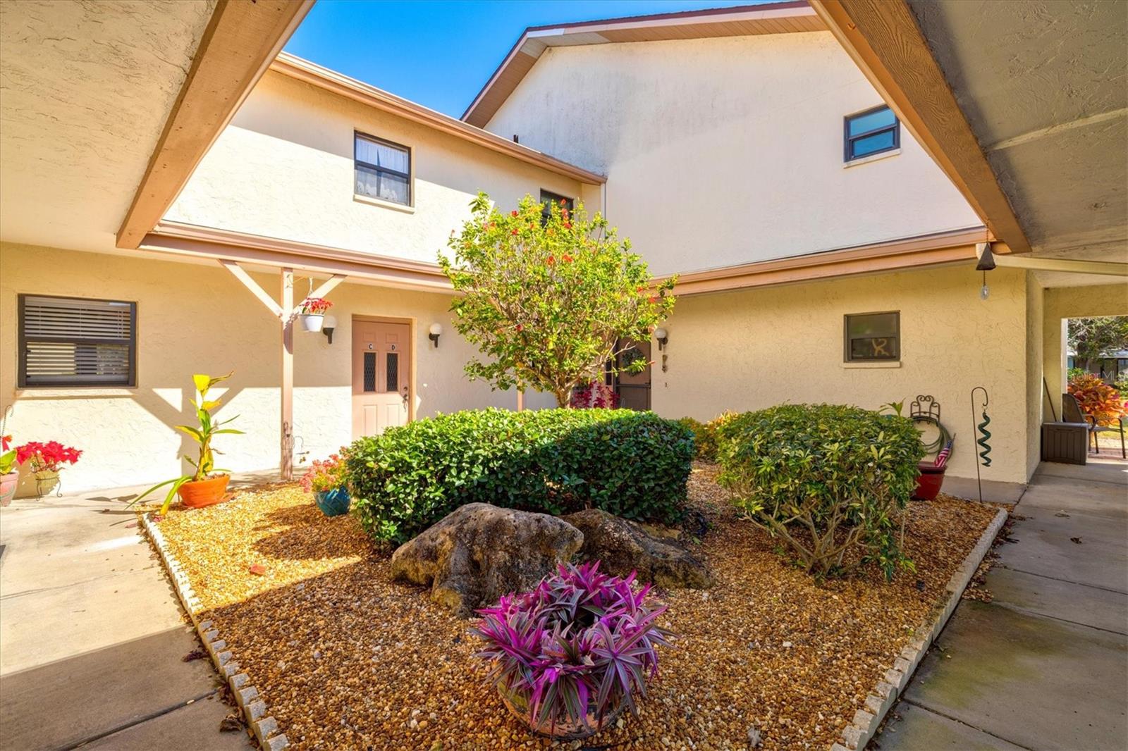 Image 7 of 75 For 1770 Lake Place 1770c