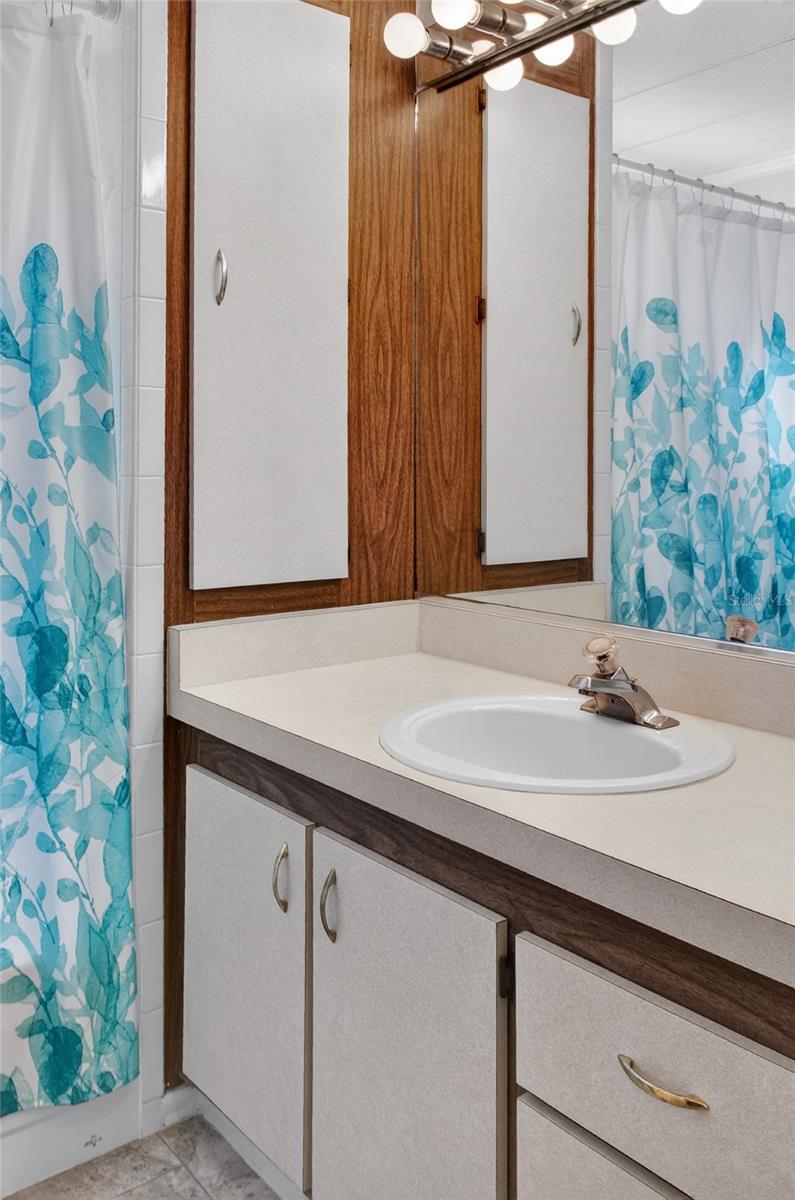 Image 22 of 35 For 703 Green Circle