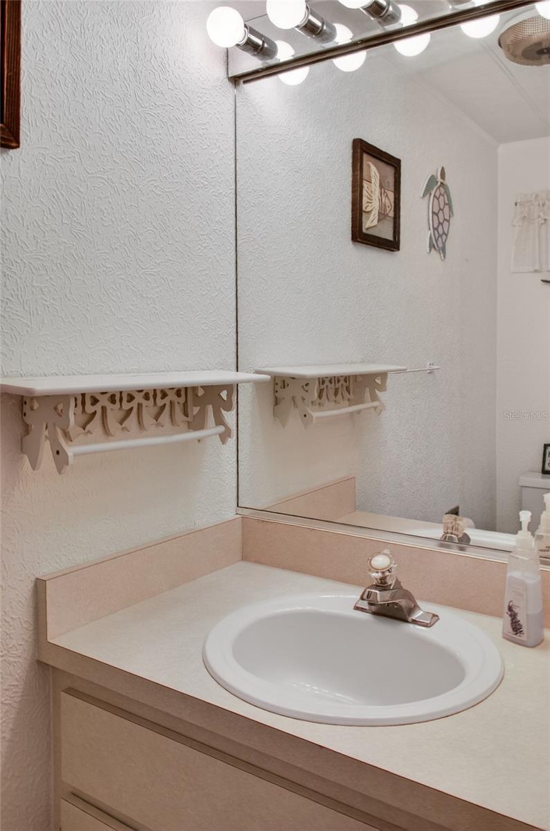 Image 25 of 35 For 703 Green Circle