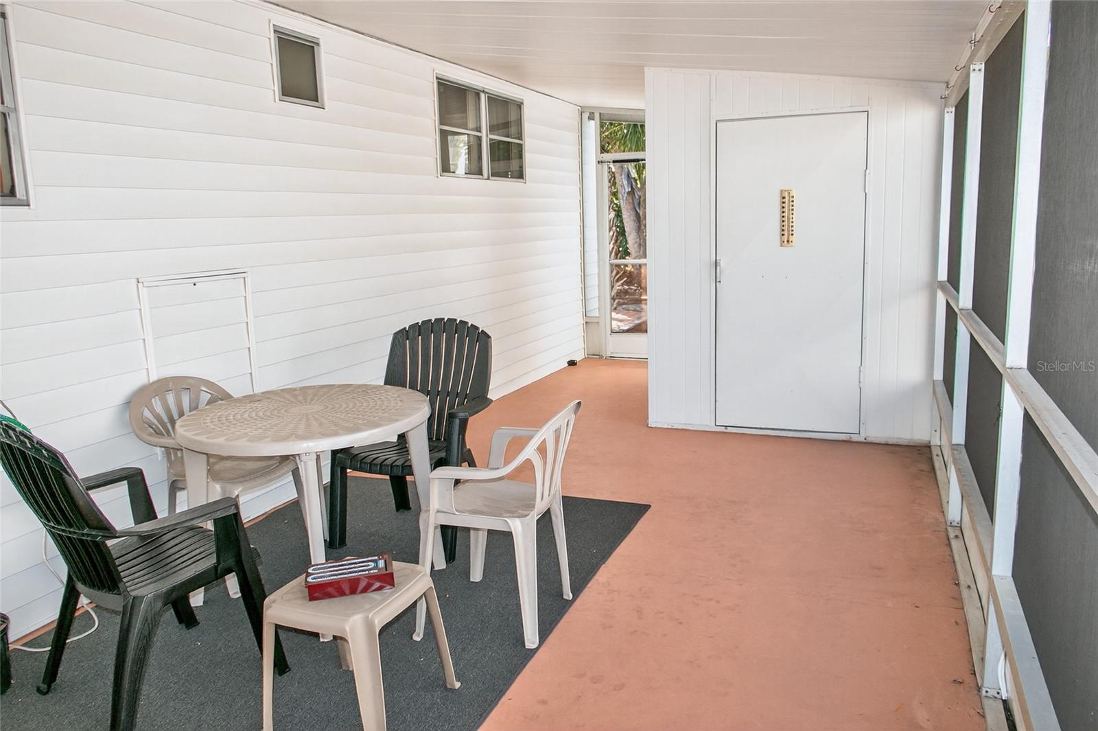 Image 6 of 35 For 703 Green Circle