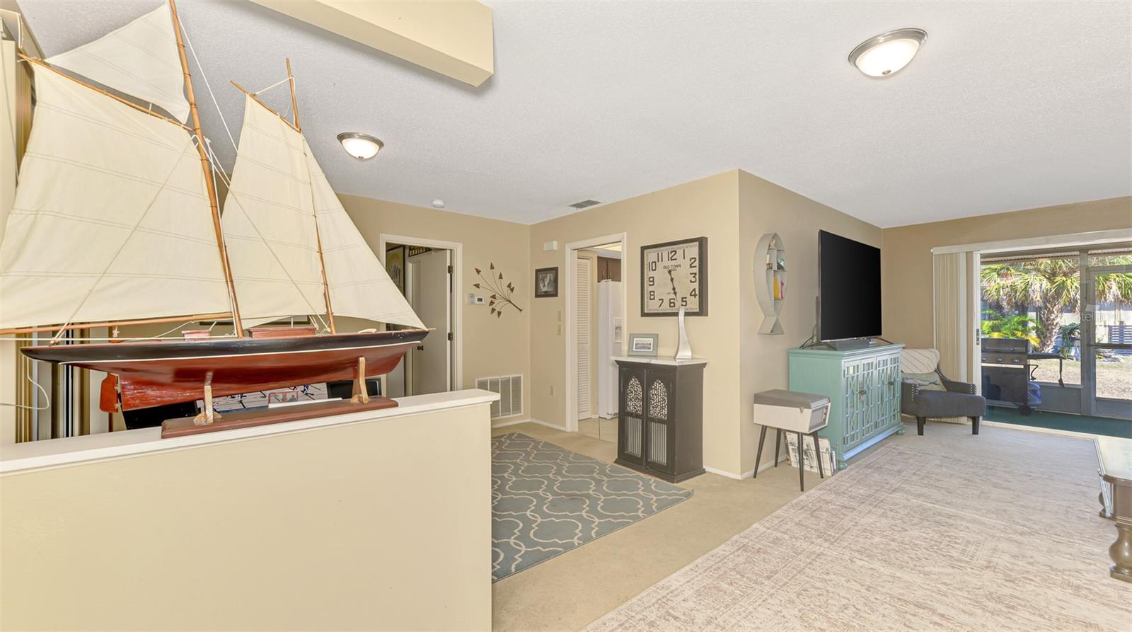 Image 13 of 39 For 510 Villa Park Drive 510