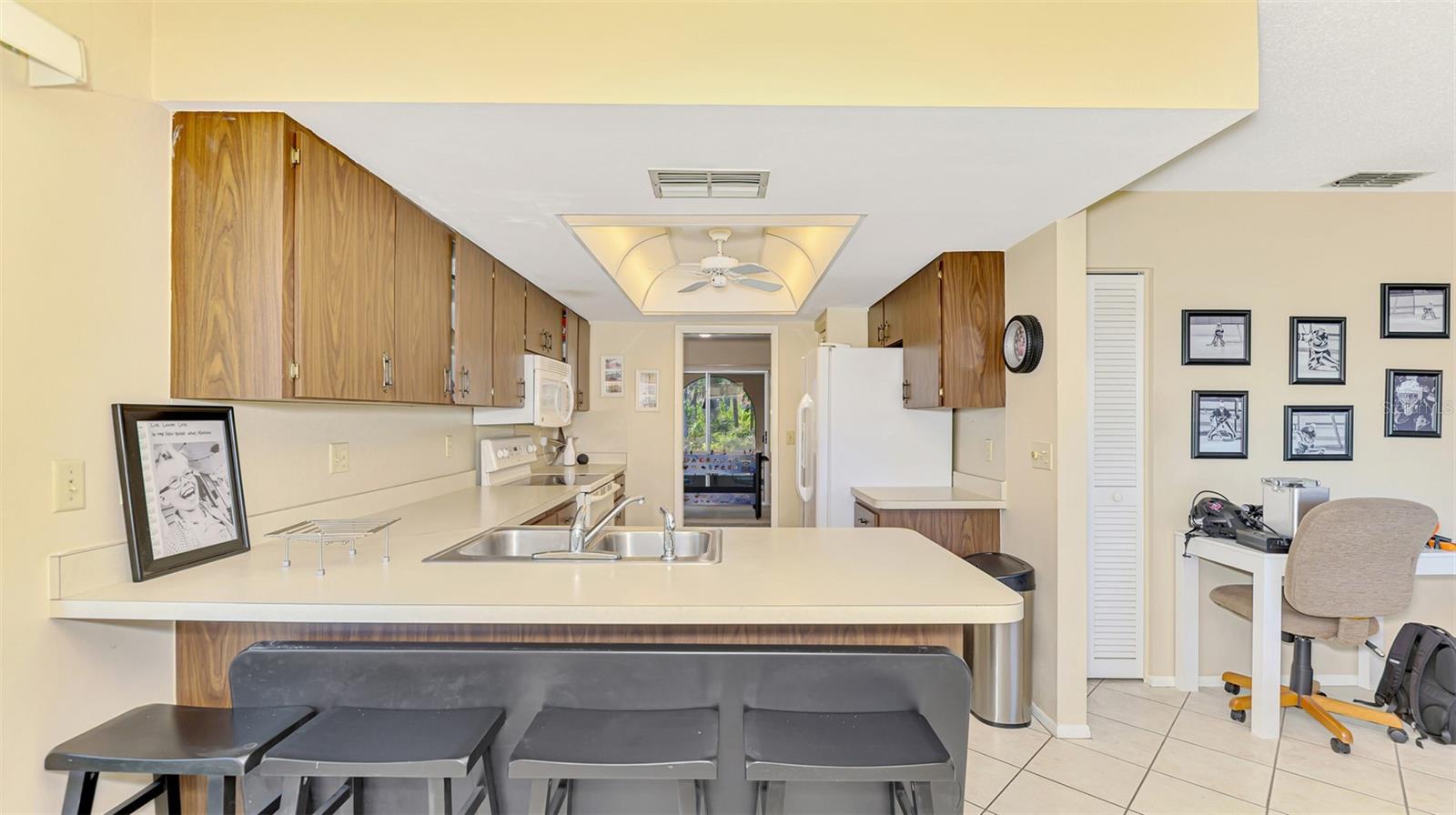 Image 19 of 39 For 510 Villa Park Drive 510