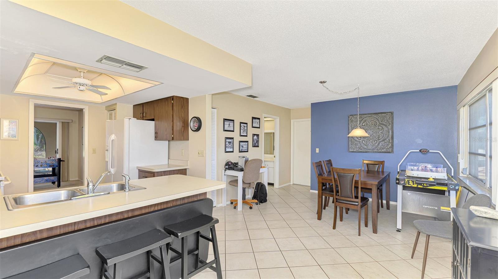 Image 20 of 39 For 510 Villa Park Drive 510