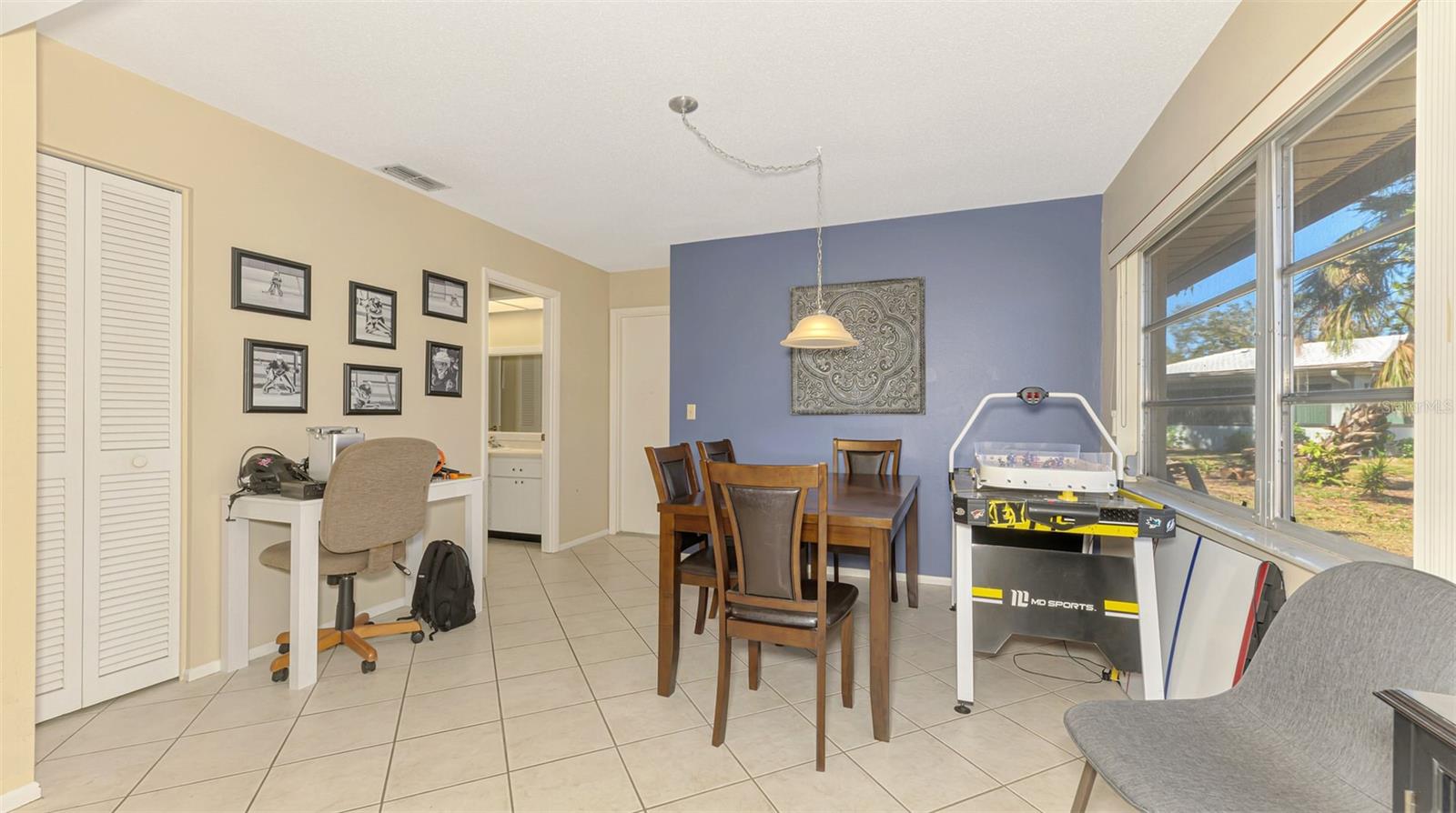 Image 21 of 39 For 510 Villa Park Drive 510