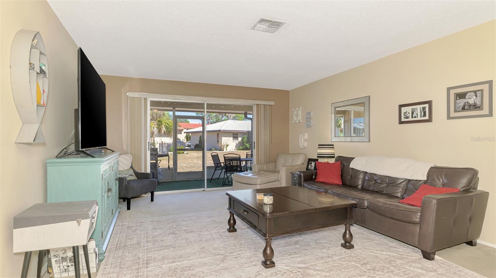 Image 8 of 39 For 510 Villa Park Drive 510