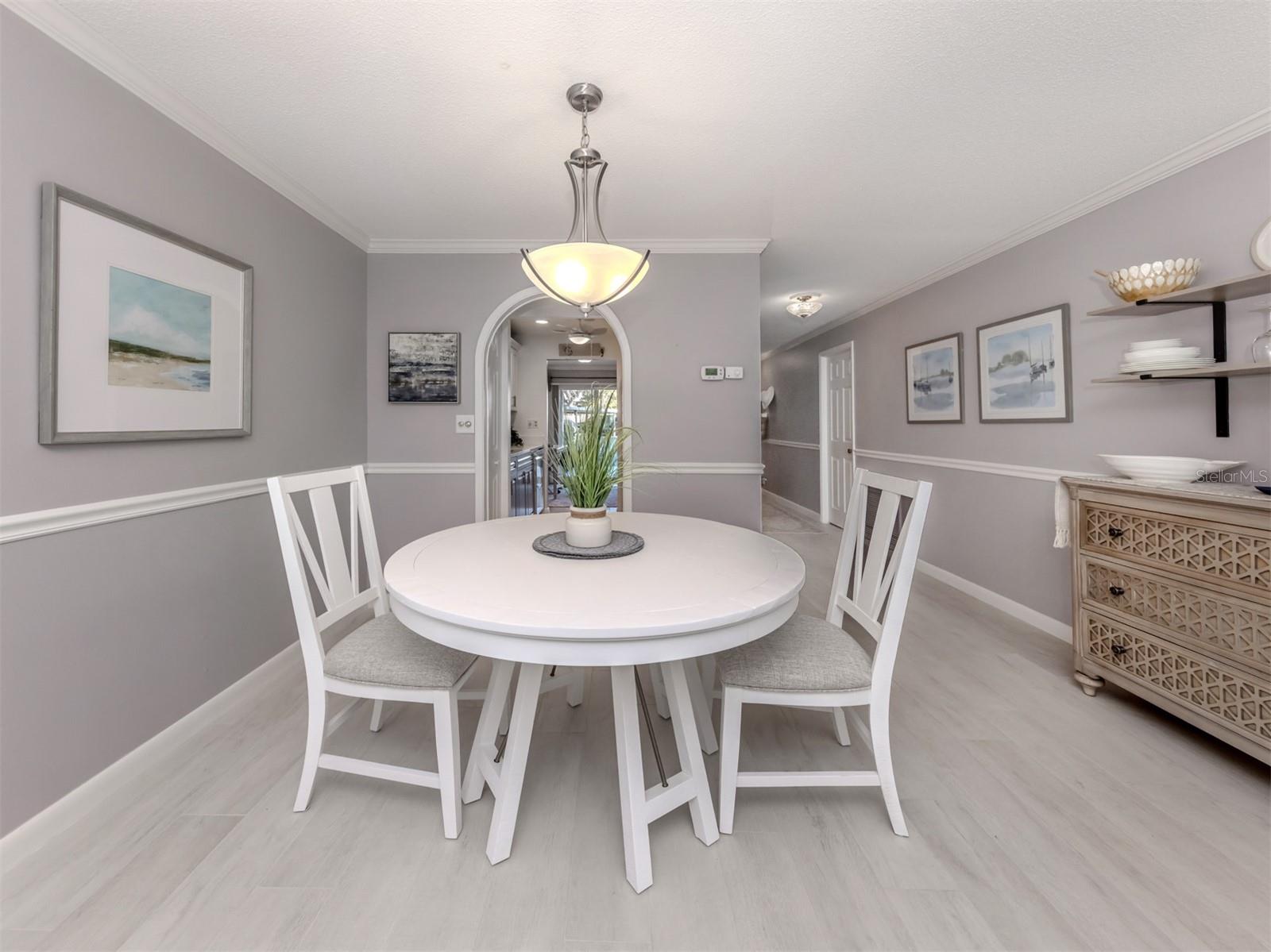 Image 11 of 55 For 500 The Esplanade N 102