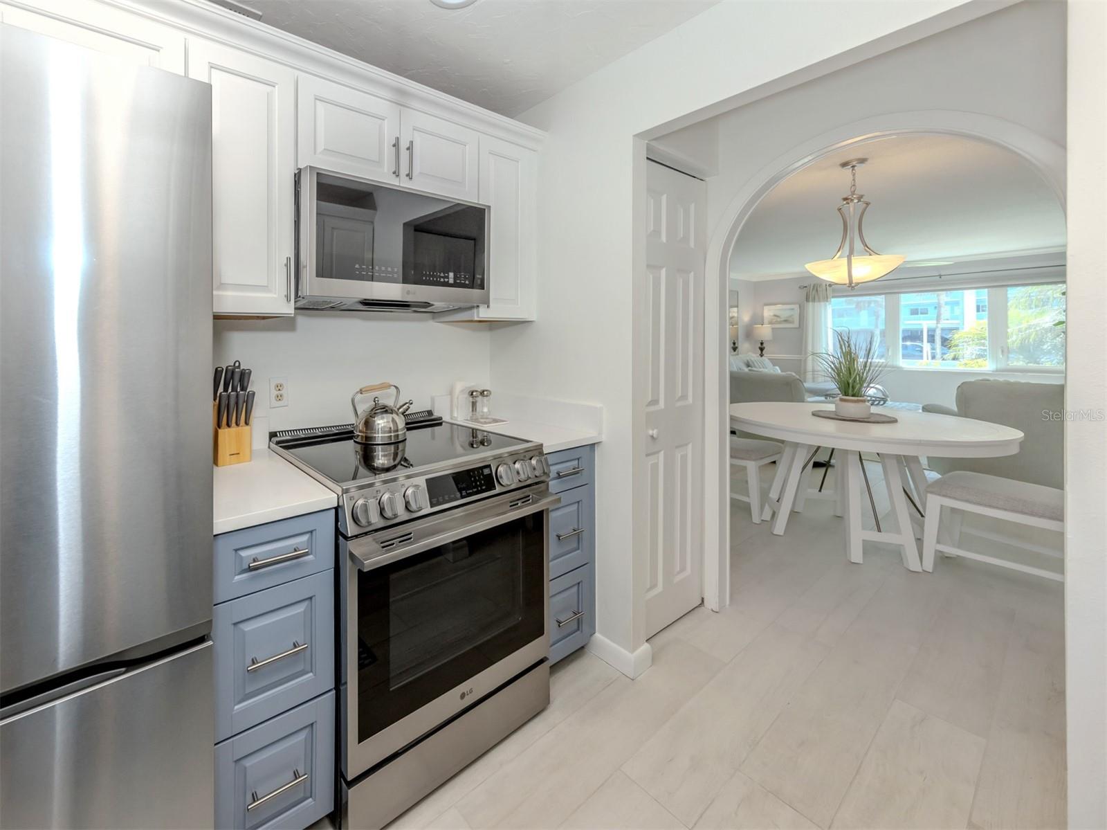 Image 14 of 55 For 500 The Esplanade N 102