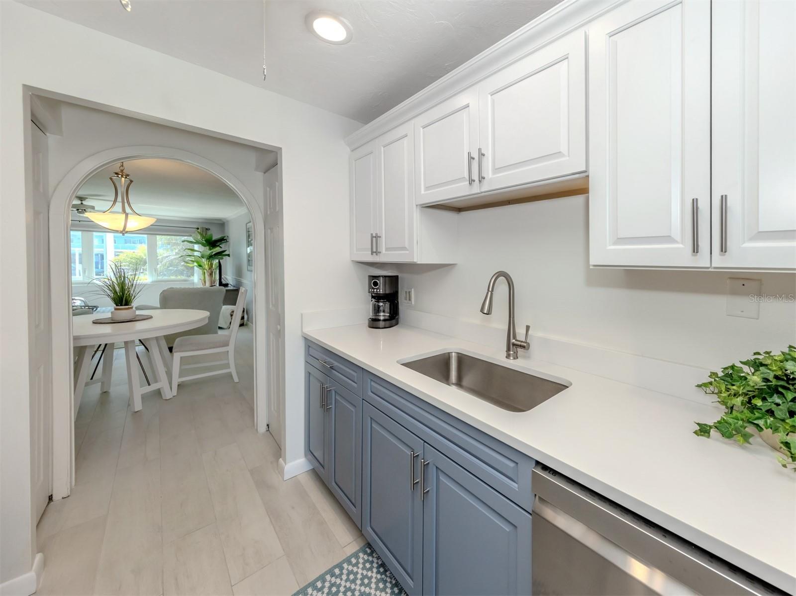 Image 15 of 55 For 500 The Esplanade N 102