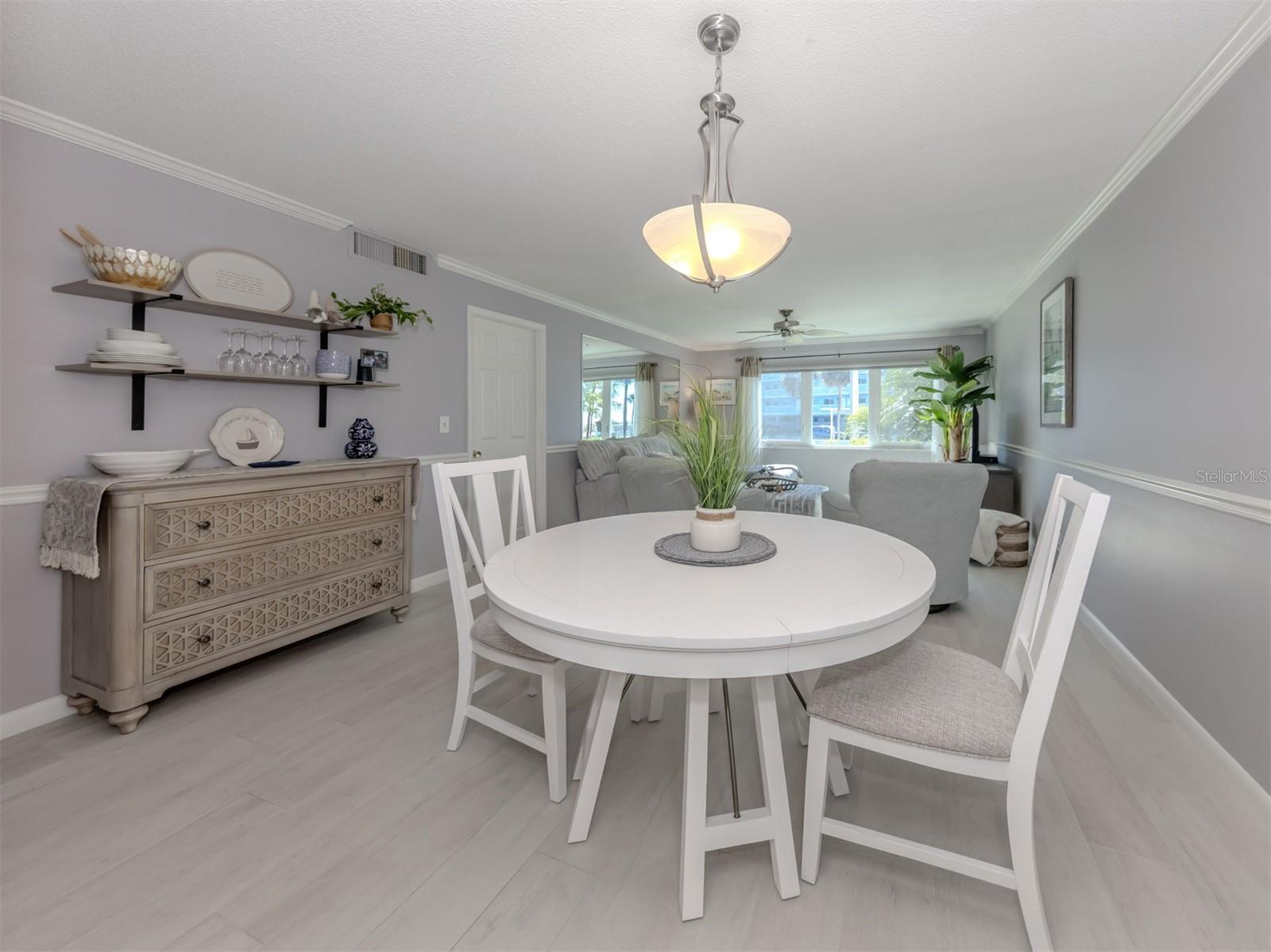 Image 3 of 55 For 500 The Esplanade N 102