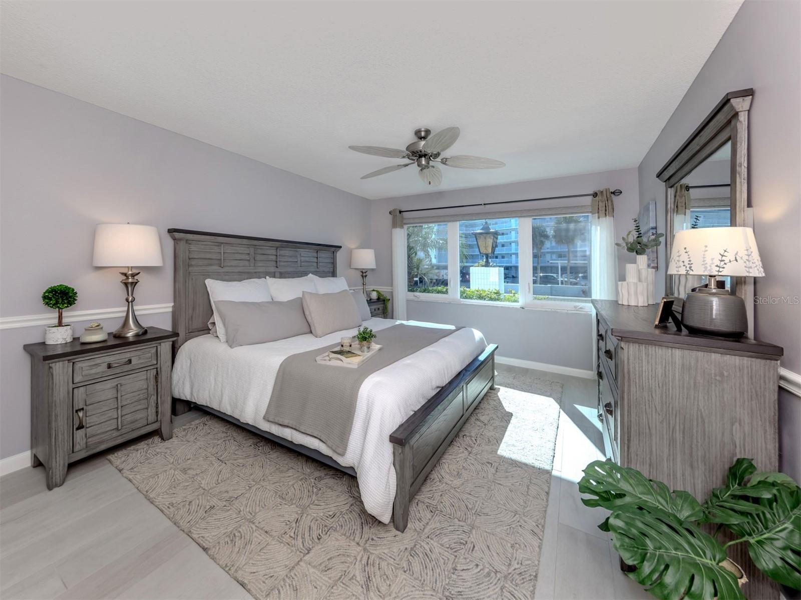 Image 5 of 55 For 500 The Esplanade N 102