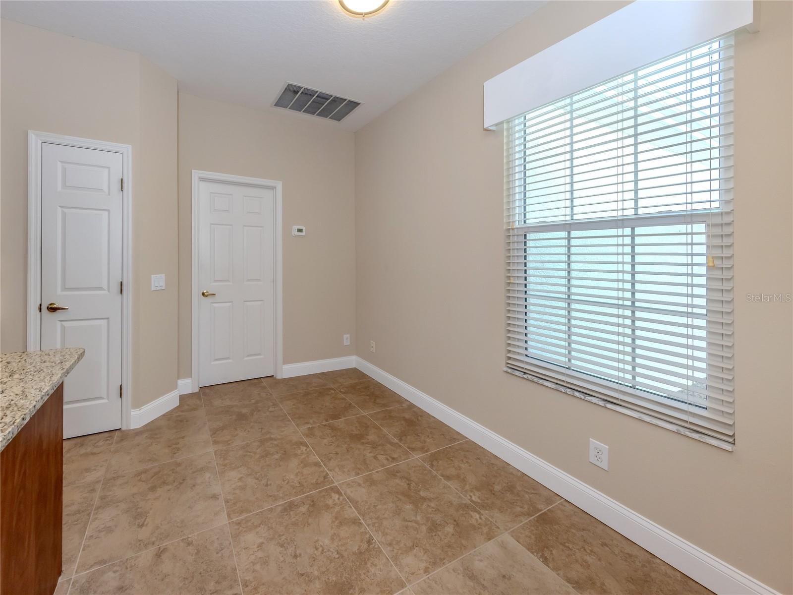 Image 19 of 60 For 4007 Landor Court