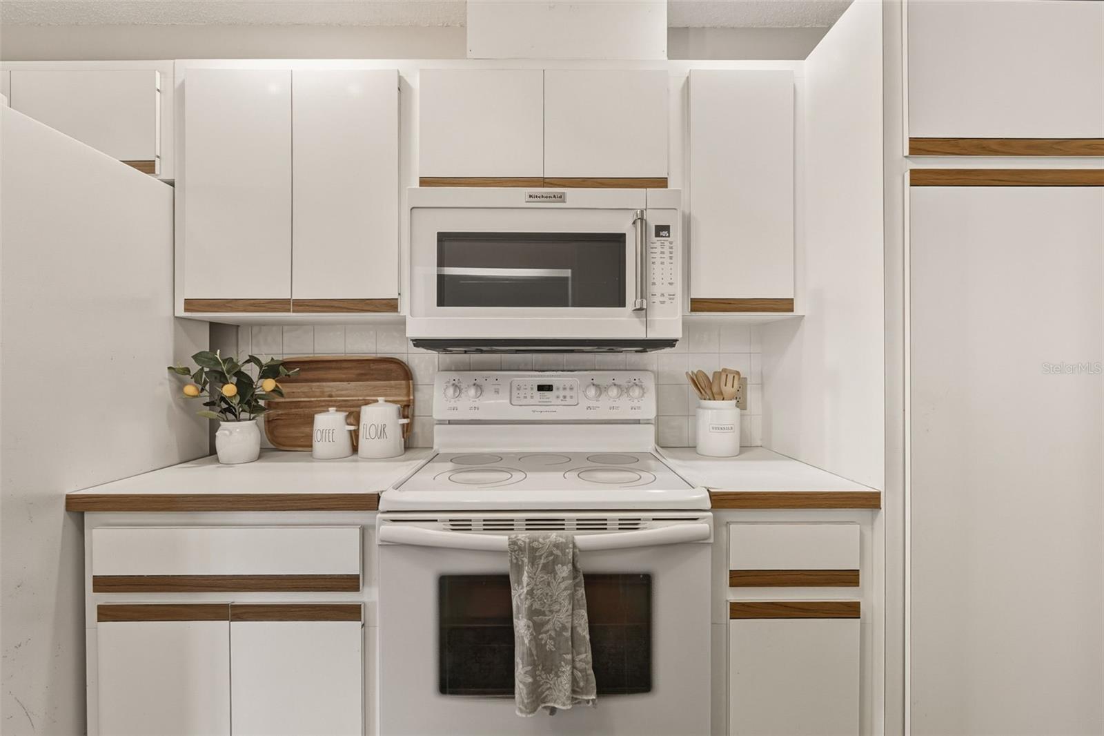 Image 20 of 81 For 3308 Meadow Run Circle