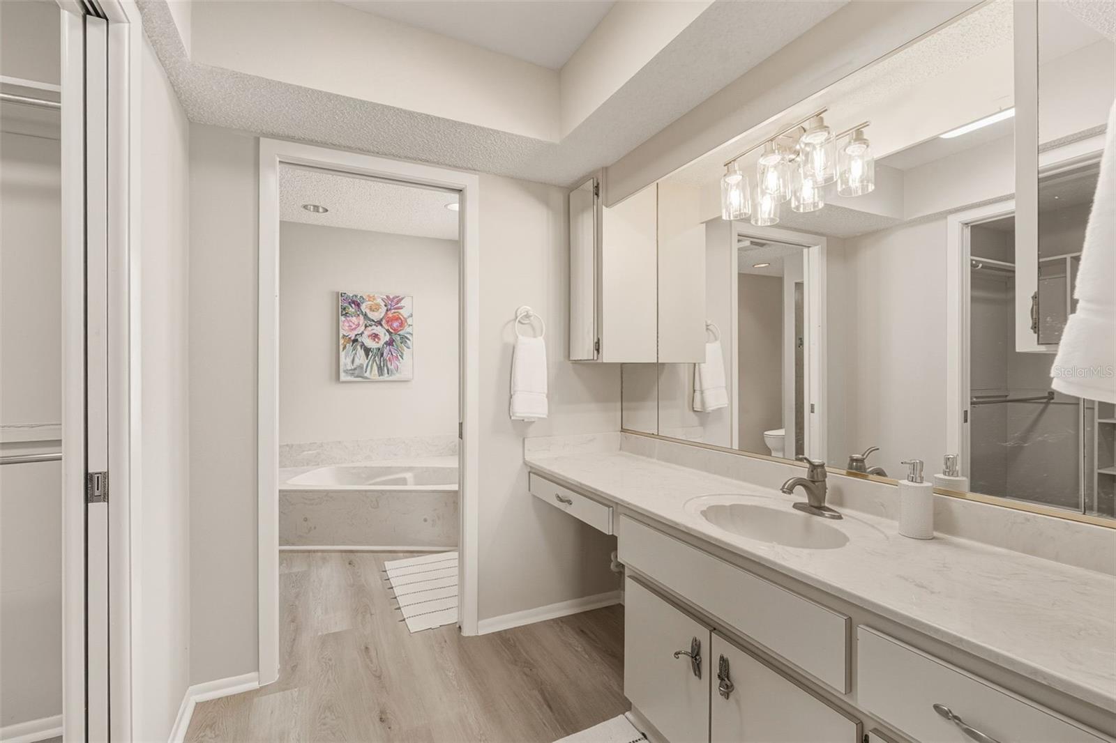 Image 36 of 81 For 3308 Meadow Run Circle