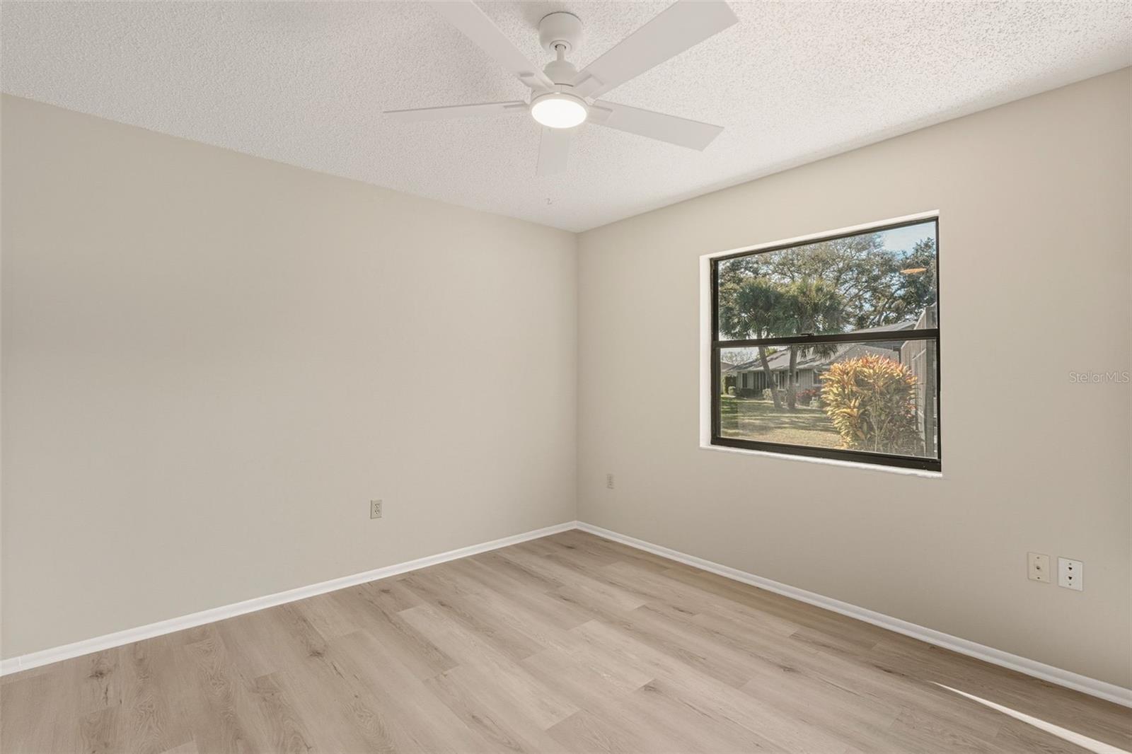 Image 44 of 81 For 3308 Meadow Run Circle