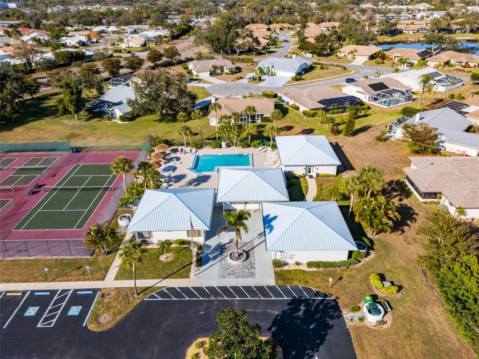 Image 60 of 81 For 3308 Meadow Run Circle