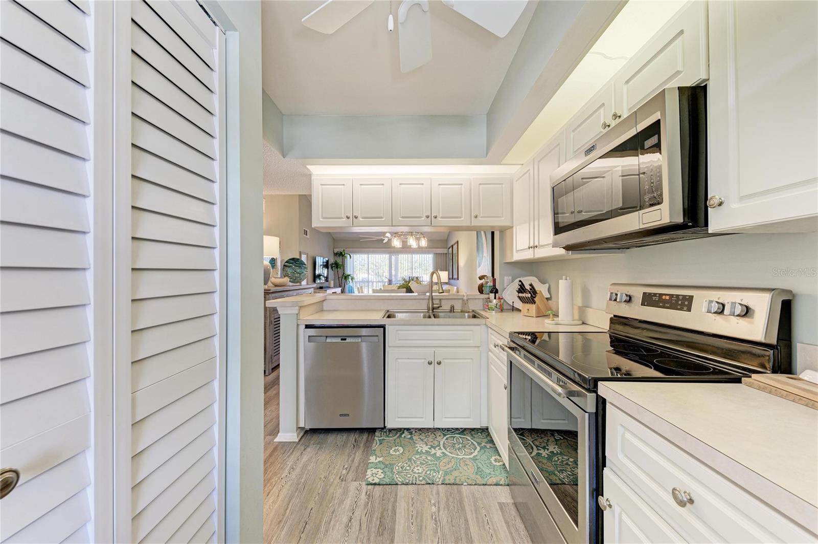 Image 11 of 78 For 431 Cerromar Lane 446