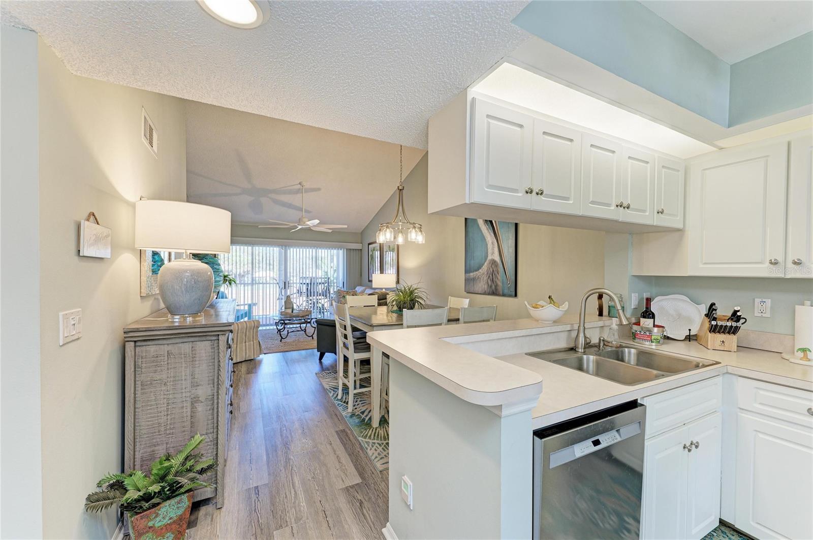 Image 15 of 78 For 431 Cerromar Lane 446