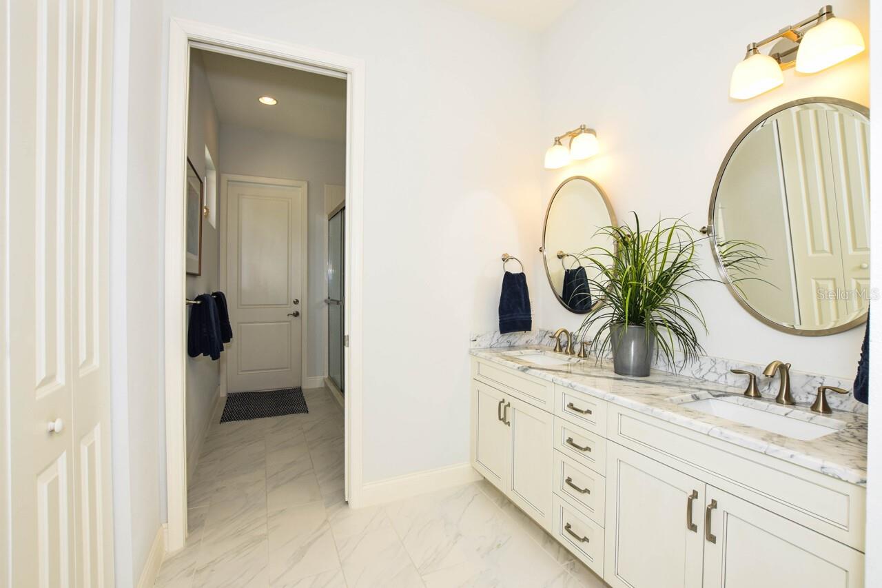 Image 33 of 73 For 1580 Lancashire Drive