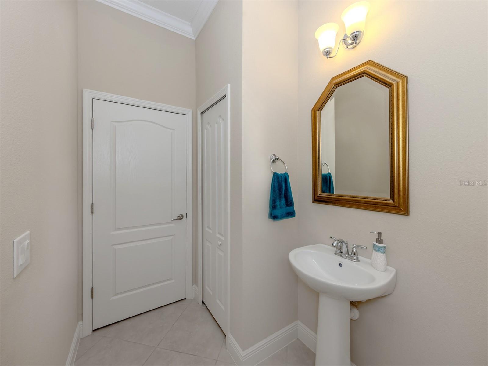 Image 22 of 55 For 10907 Trophy Drive