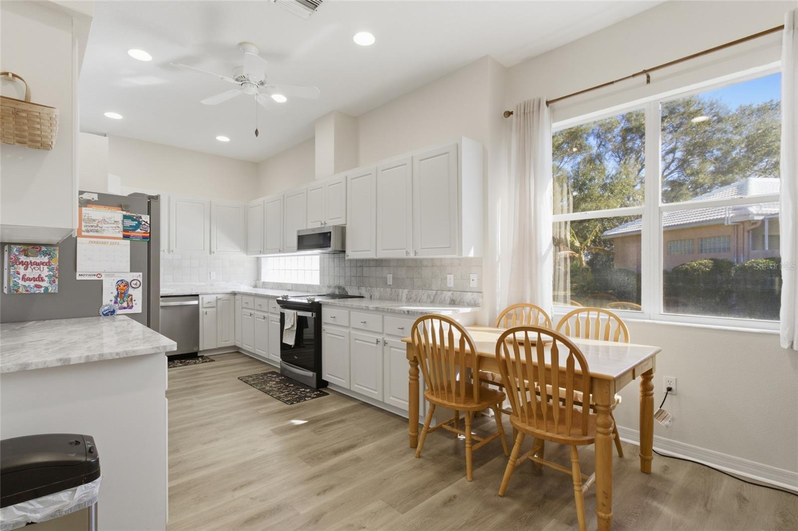 Image 11 of 53 For 757 Pond Lily Way