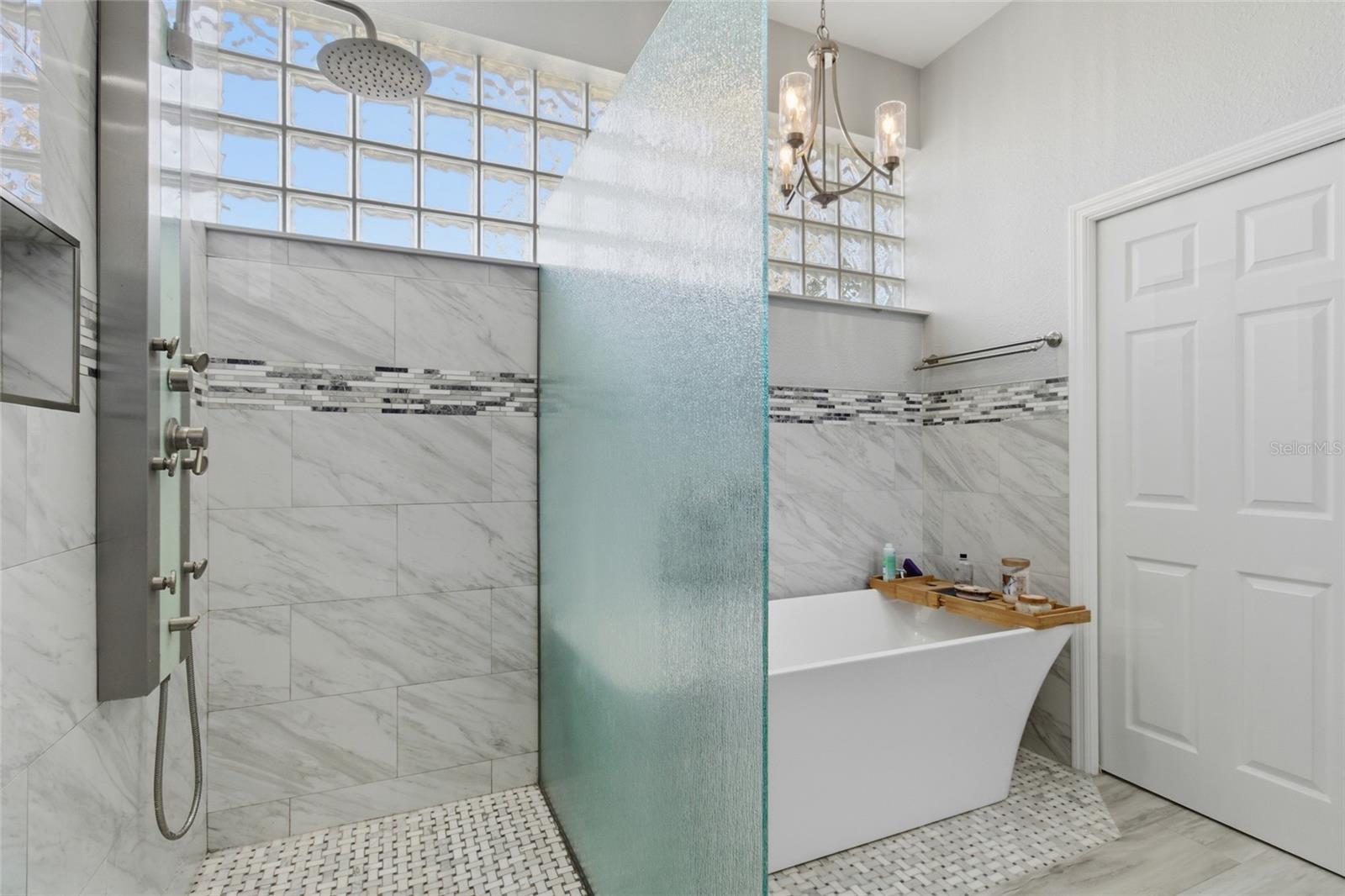 Image 15 of 53 For 757 Pond Lily Way