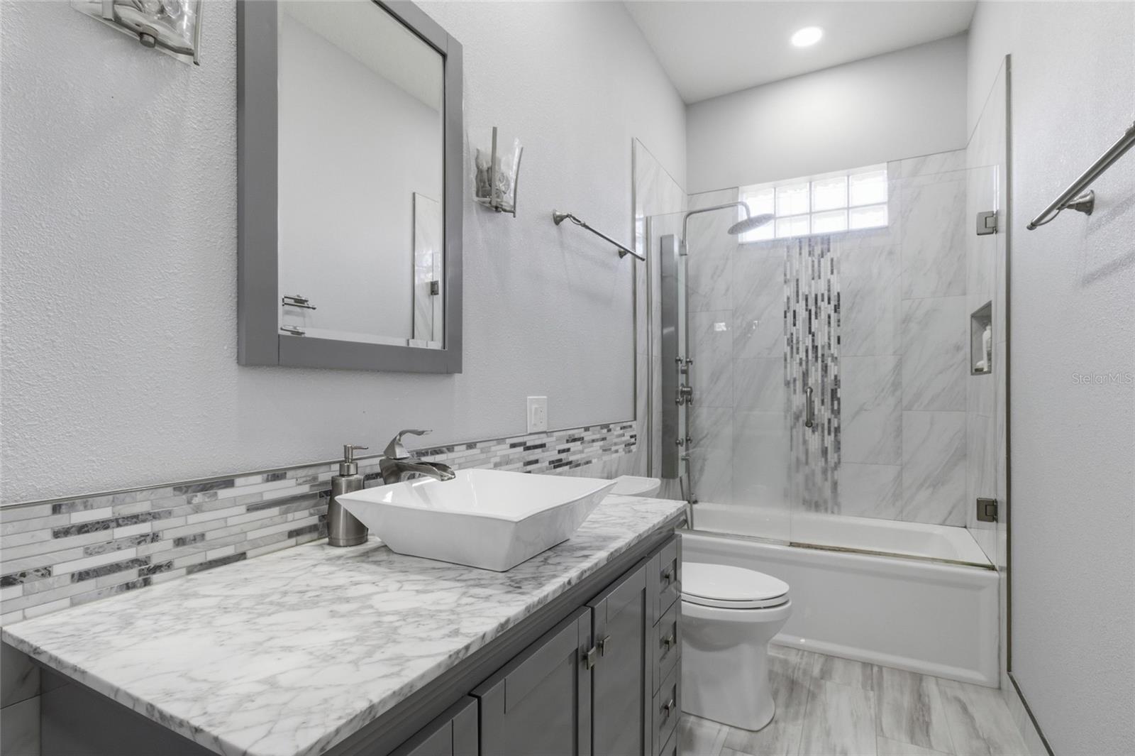 Image 20 of 53 For 757 Pond Lily Way