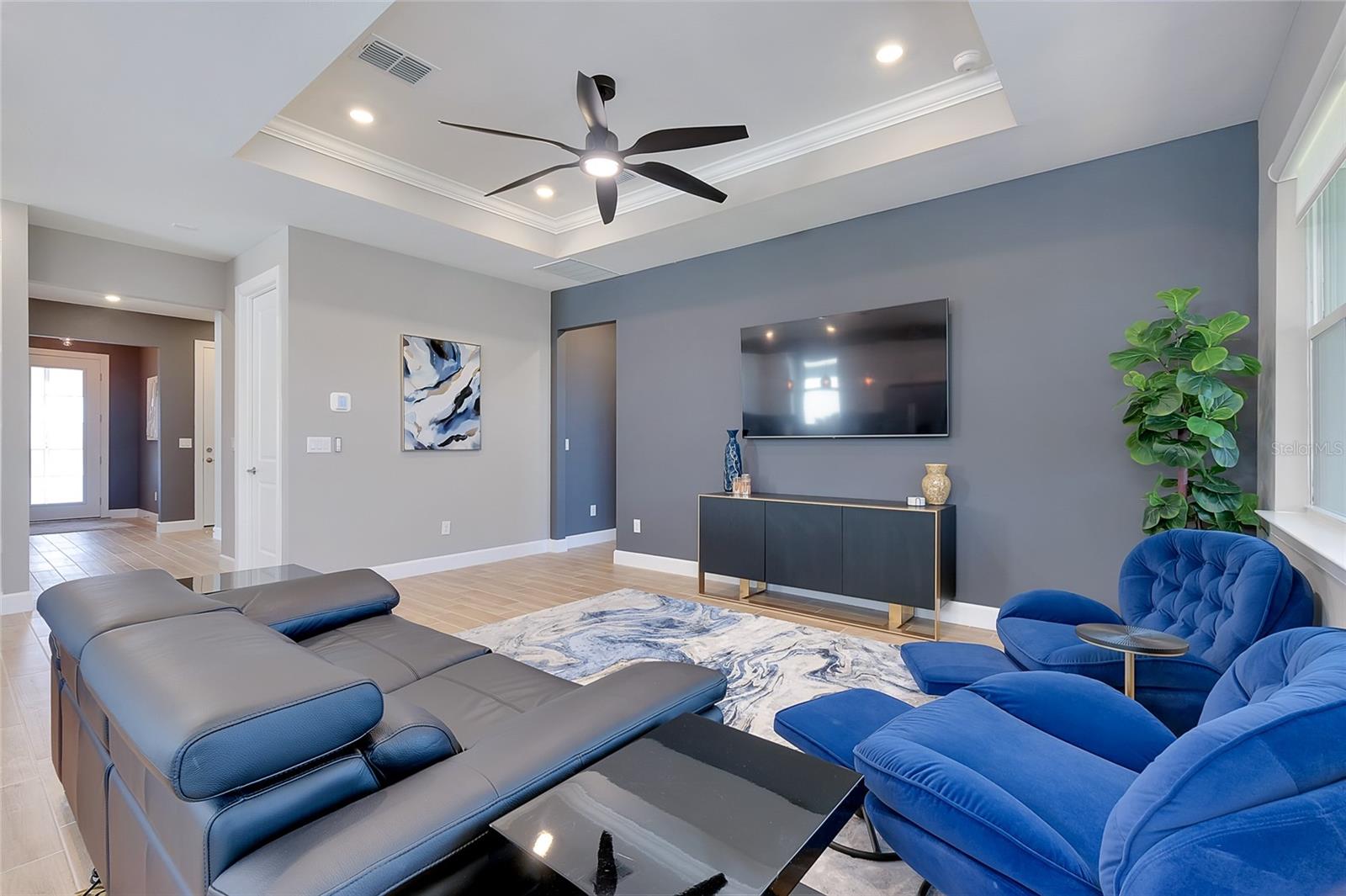 Image 16 of 81 For 10125 Beachwalk Drive