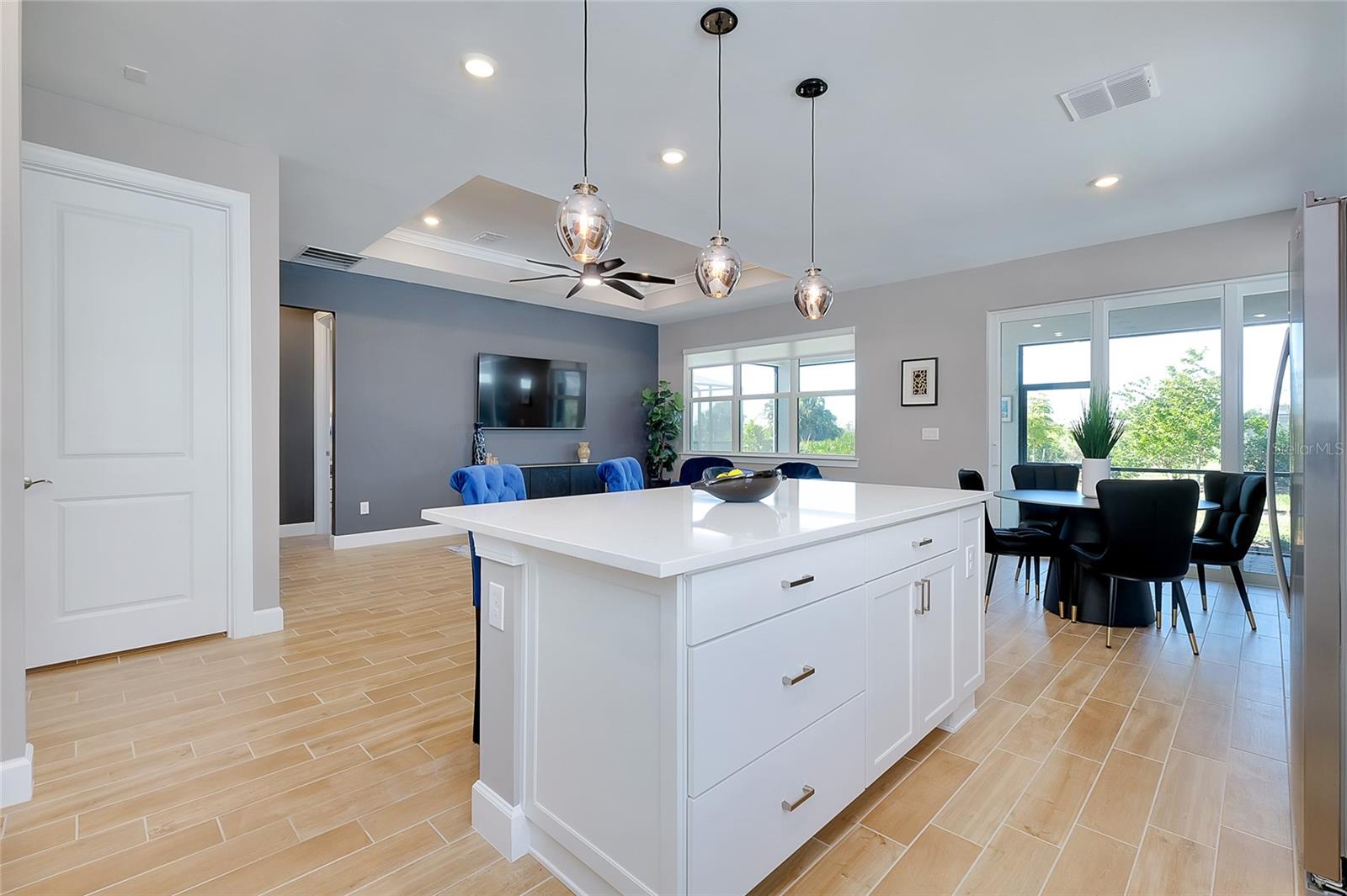 Image 25 of 81 For 10125 Beachwalk Drive