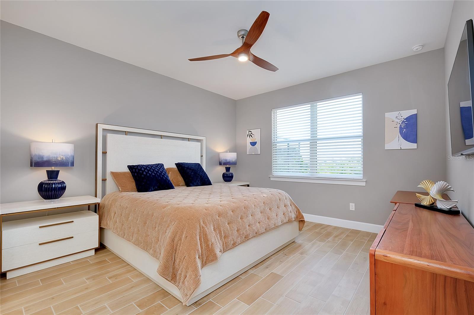 Image 31 of 81 For 10125 Beachwalk Drive