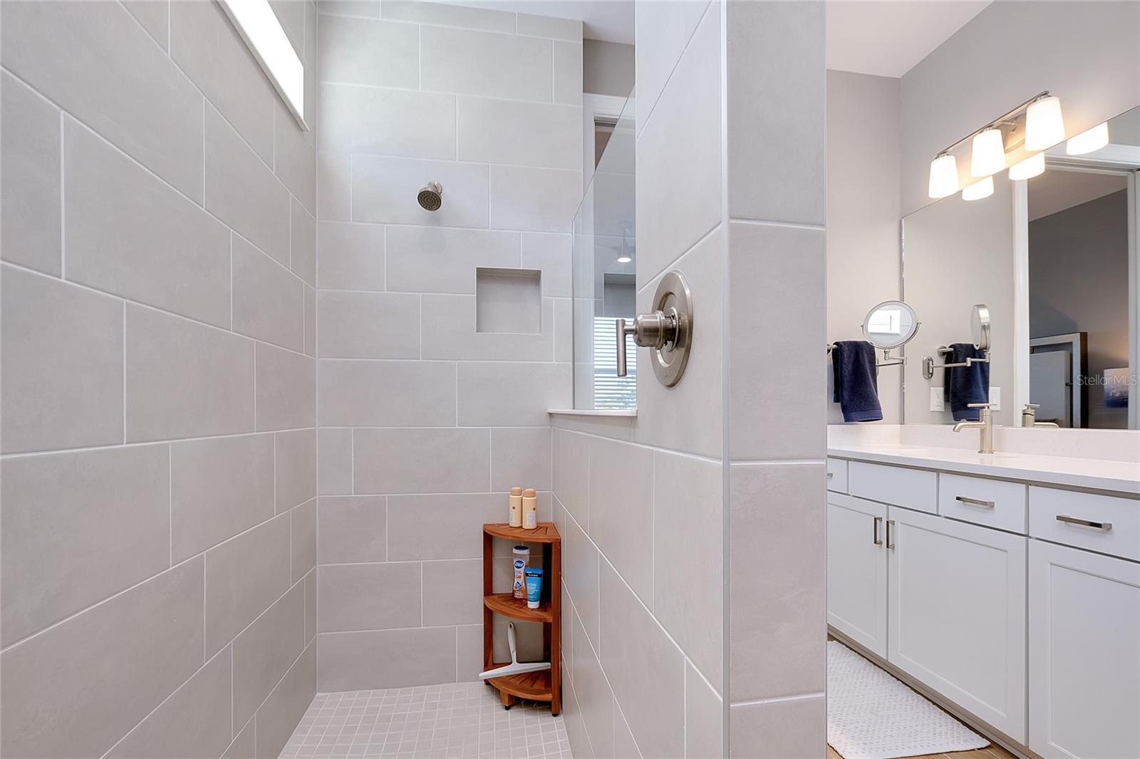 Image 37 of 81 For 10125 Beachwalk Drive