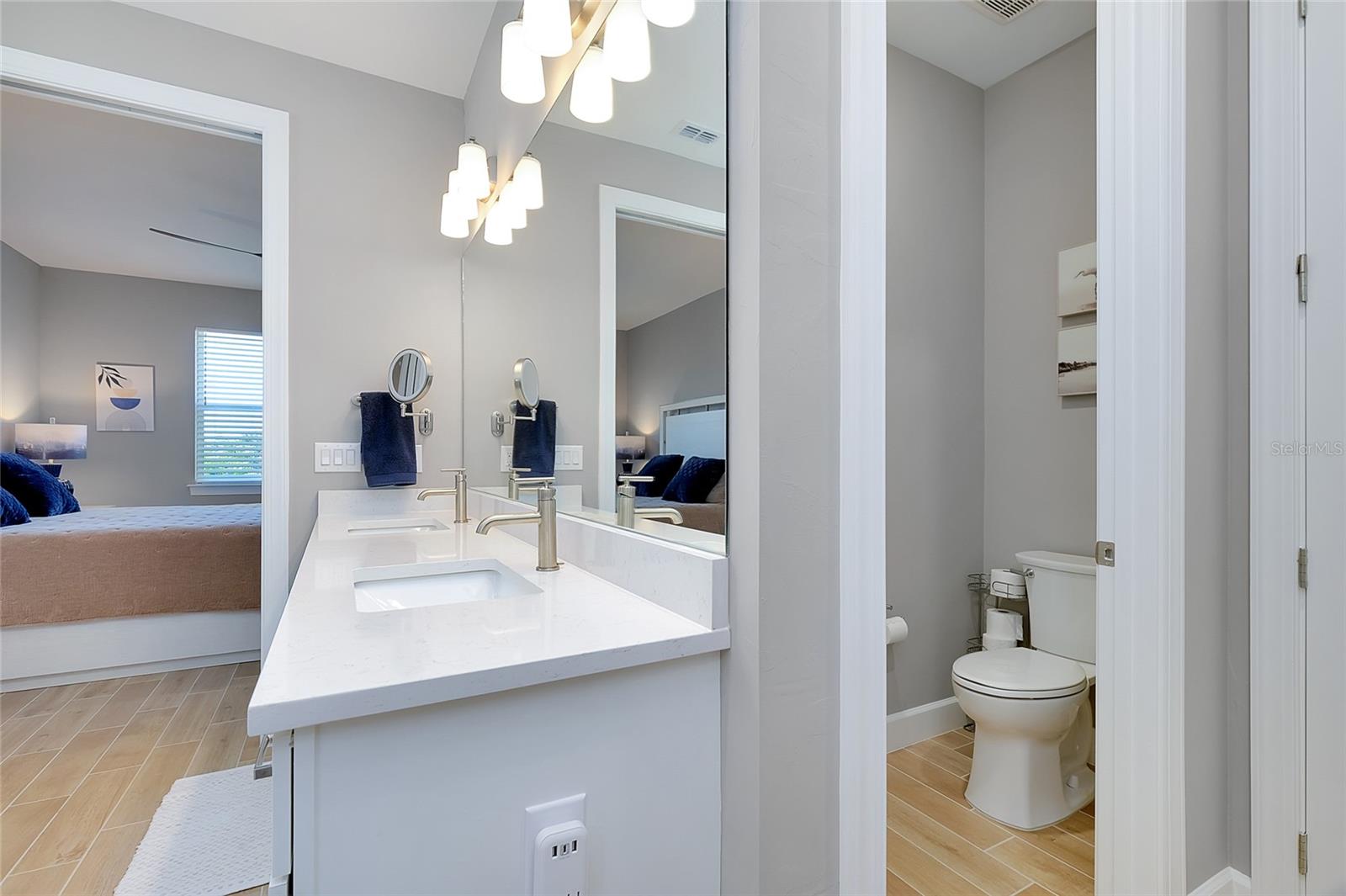 Image 39 of 81 For 10125 Beachwalk Drive