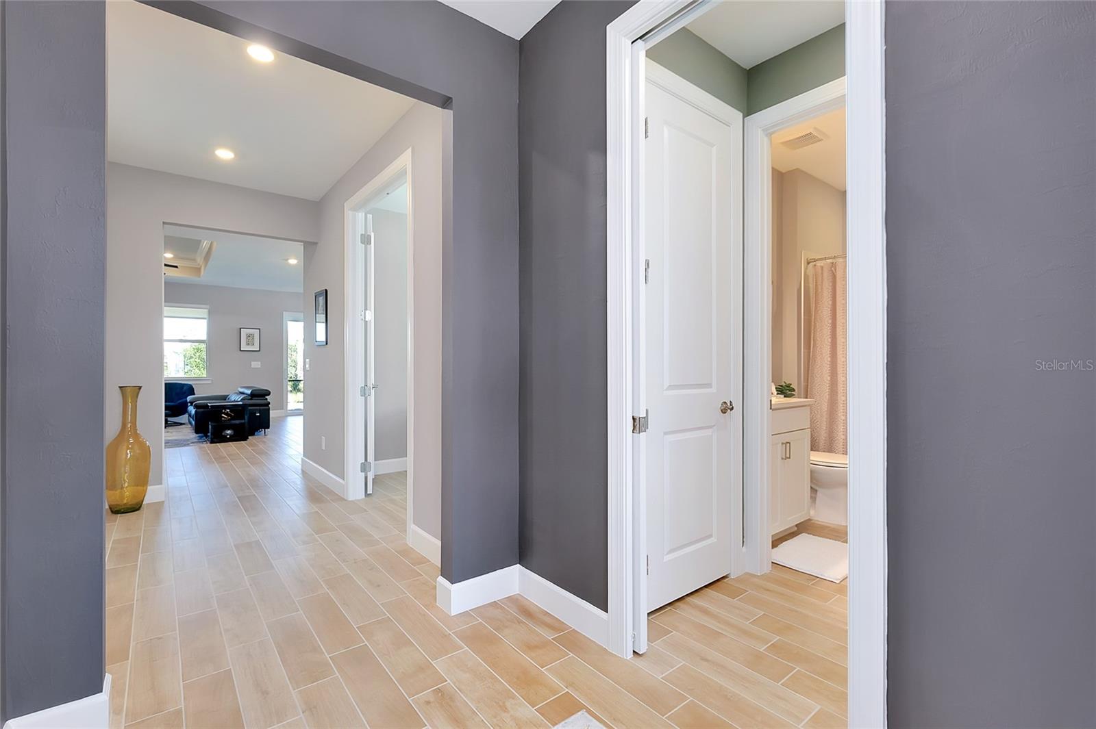 Image 6 of 81 For 10125 Beachwalk Drive