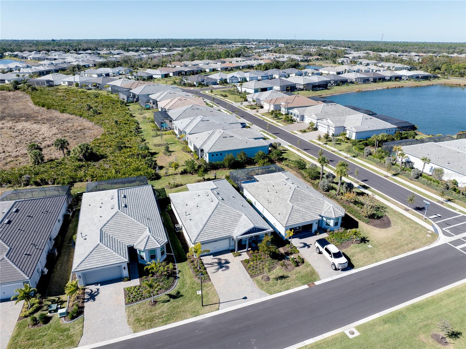 Image 64 of 81 For 10125 Beachwalk Drive