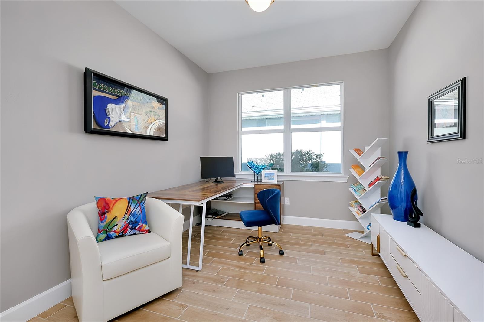 Image 8 of 81 For 10125 Beachwalk Drive